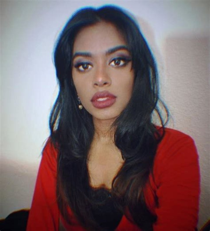 Aasha Davis Height, Weight, Net Worth, Age, Birthday, Wikipedia, Who, Instagram, Biography