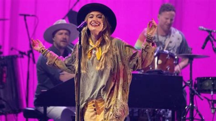 “Bless you Lauren”: Fans react to Grammy-winning artist Lauren Daigle surprising Megan Danielle on American Idol