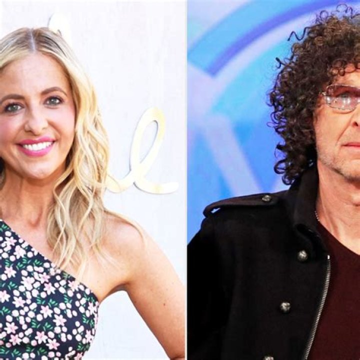 
‘Dancing With the Stars’: Selma Blair Calls Sarah Michelle Gellar Her ‘Biggest Supporter’ 