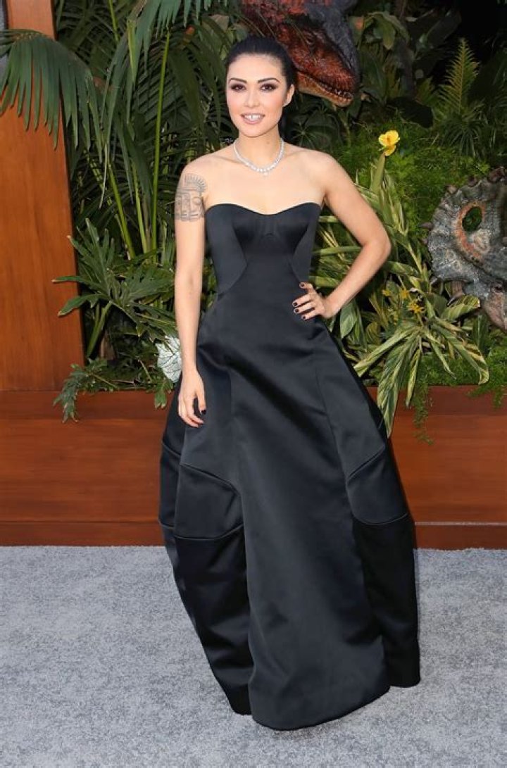 
Daniella Pineda Height, Weight, Net Worth, Age, Birthday, Wikipedia, Who, Nationality, Biography 