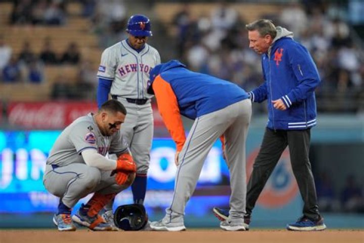 
Edwin Diaz injury update: Mets closer to undergo right knee screening after injury while celebrating with Puerto Rico team 