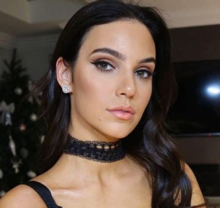 
Ellie Jenas Height, Weight, Net Worth, Age, Birthday, Wikipedia, Who, Nationality, Biography 