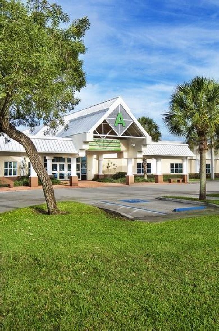Hello Neighbor: Hagen Ranch Road Library Children's Department Staff | Macaroni KID Boynton Beach