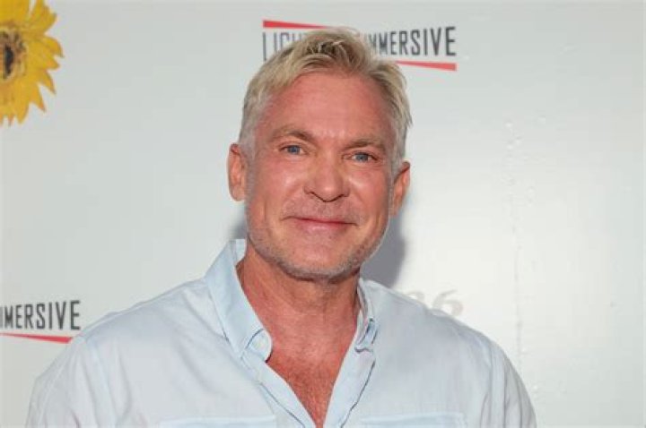
Is Sam Champion Gay? Age, Height, Net Worth 