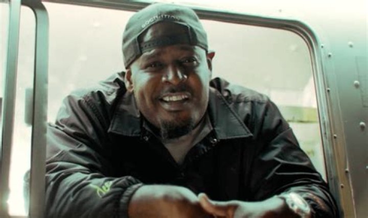 
Is Sheek Louch Married to Wife? Or Dating a Girlfriend? Kids. 