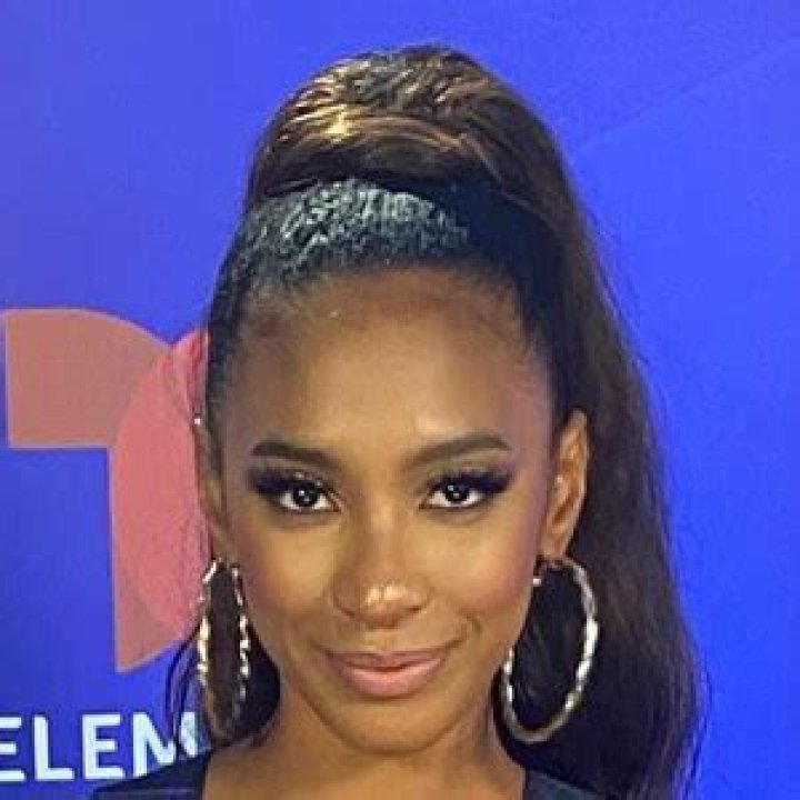 
Janelle Hettick Height, Weight, Net Worth, Age, Birthday, Wikipedia, Who, Nationality, Biography 