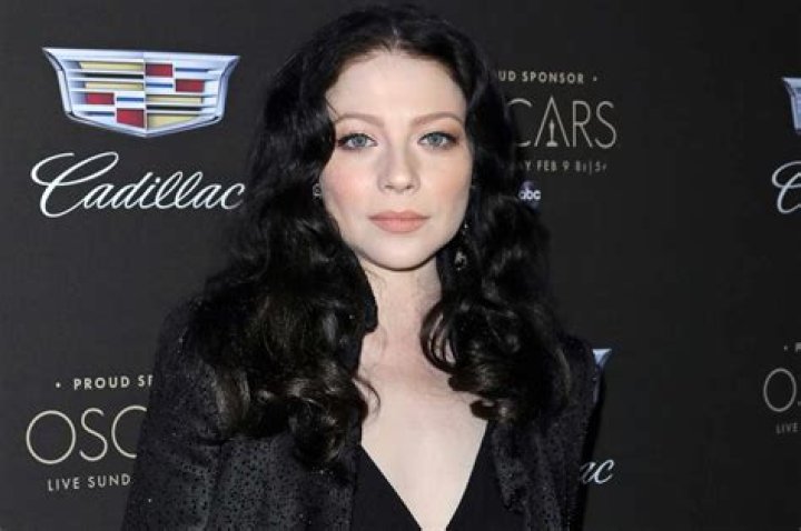 
Michelle Trachtenberg Biography: Is she married? Find out her biography, married, dating, family life, body measurement, career, net worth 