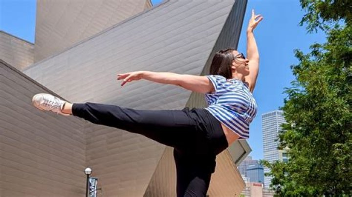 Mickela Mallozzi Age, Birthday, Wikipedia, Who, Nationality, Biography