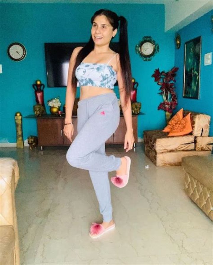 Roosha Chatterjee Height, Weight, Net Worth, Age, Birthday, Wikipedia, Who, Instagram, Biography