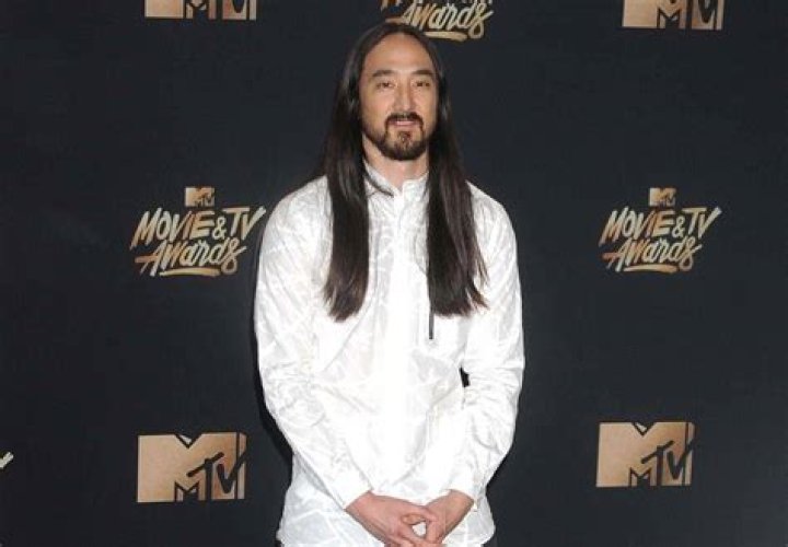 
Steve Aoki Height, Weight, Net Worth, Age, Birthday, Wikipedia, Who, Nationality, Biography 