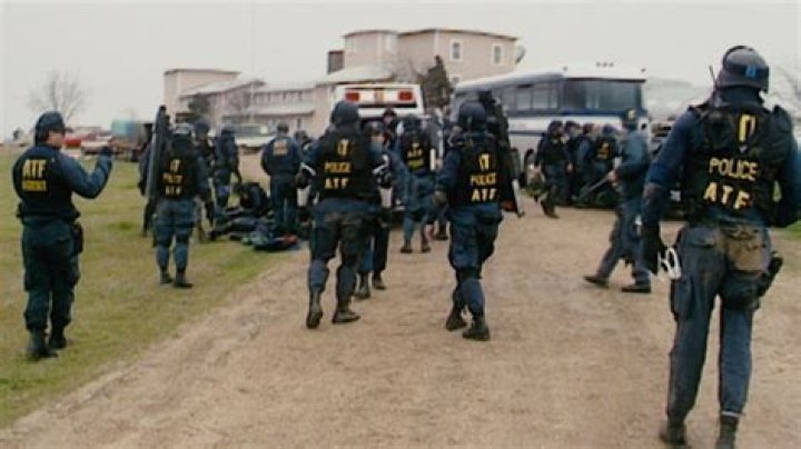 
Waco: American Apocalypse: Who were Branch Davidians? 