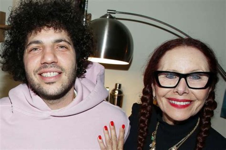 
Who are Corey Levins Parents? Corey Levin Biography, Parents Name, Nationality and More 